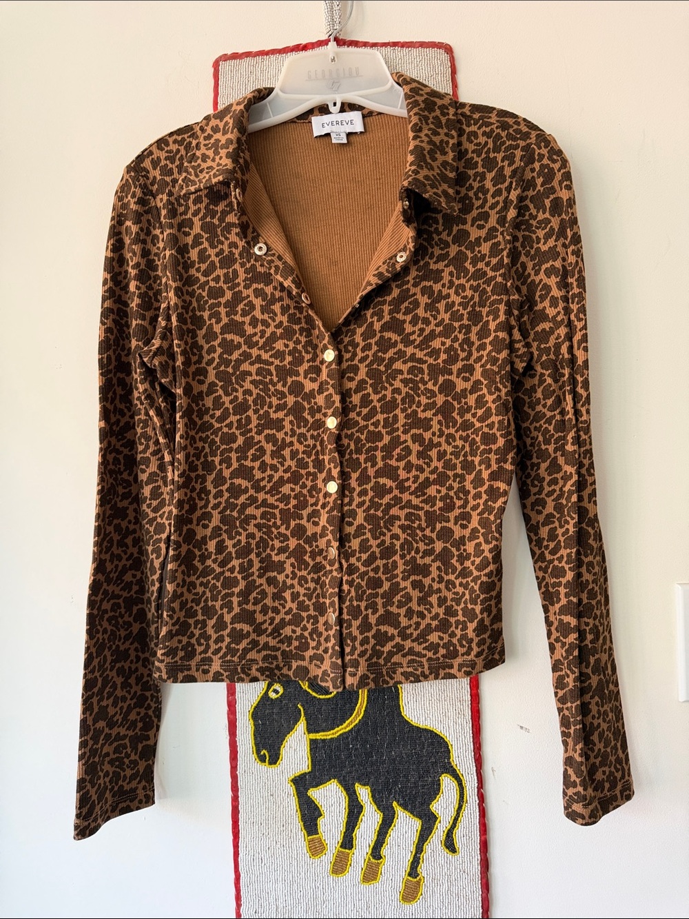 “EVEREVE” Rib-Knit Leopard Top